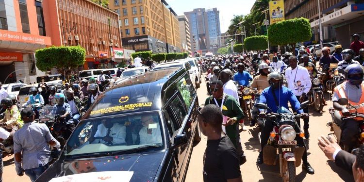 Photos: Thousands sendoff Businessman, Rally ace Rajiv Ruparelia