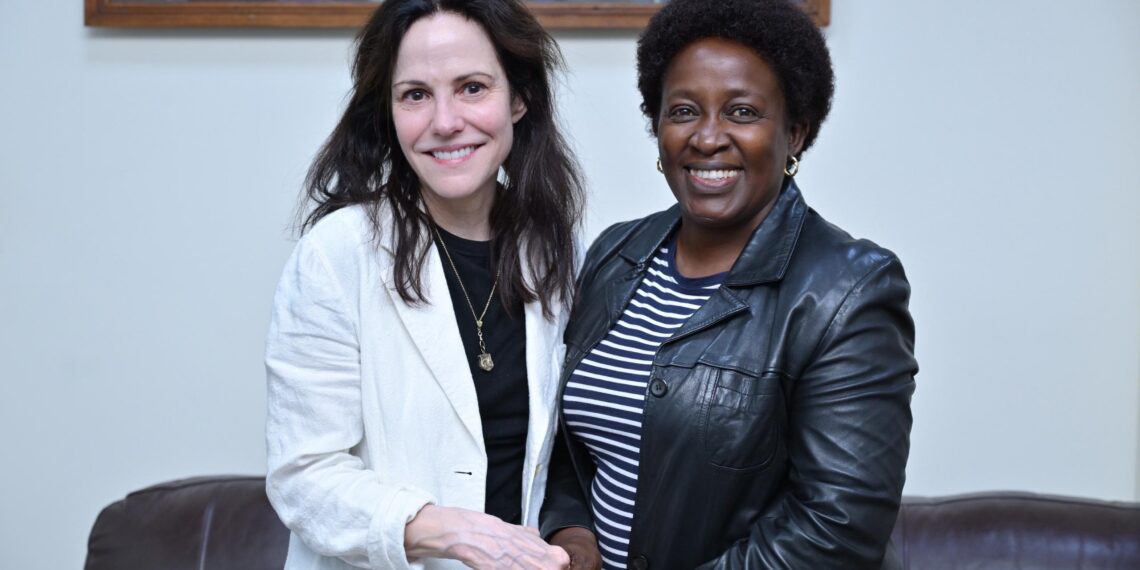 Hollywood Movie Star Mary Louise Parker to Grace Rotary District Conference