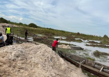 Six Arrested, 50 Boats Destroyed As NEMA Cracks Down on Illegal Sand Mining