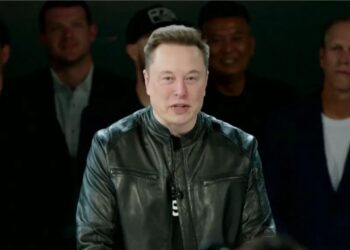 Elon Musk Becomes World’s First Trillionaire As SpaceX Soars In Stock Market Debut