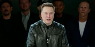 Elon Musk Becomes World’s First Trillionaire As SpaceX Soars In Stock Market Debut