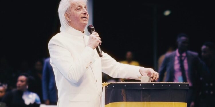 International Evangelists Benny Hinn, Copeland Cancel Uganda Crusade Over Ebola Fears