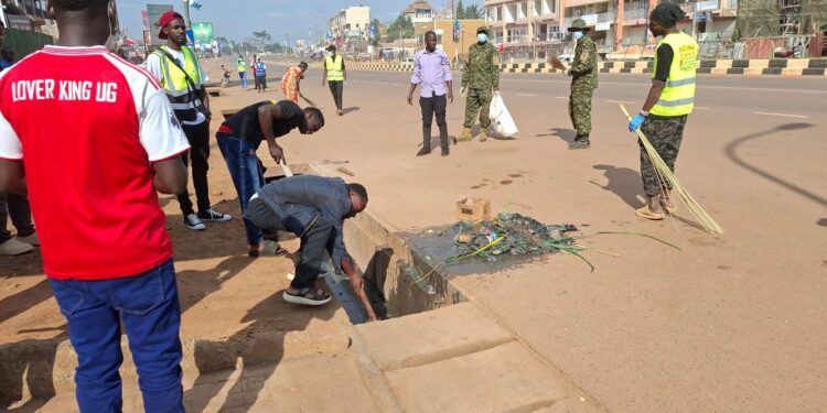 Katabi Mayor Kajura Forces Residents To Clean As Low Turn Up Mars National Cleaning Day