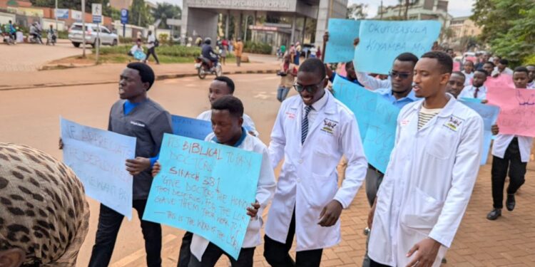 Uganda Medical Association Issues 14 Day Ultimatum To Govt To Clear Interns