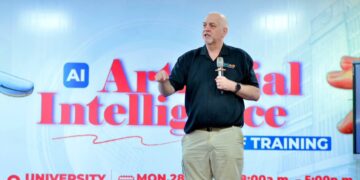 Tim Abel Urges Victoria University Staff to Utilize AI as A Co-pilot for Research